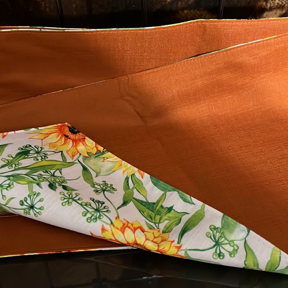 New Home Collection Set of 4 Fabric Placemats Reversible Sunflowers Colorful - Picture 4 of 5